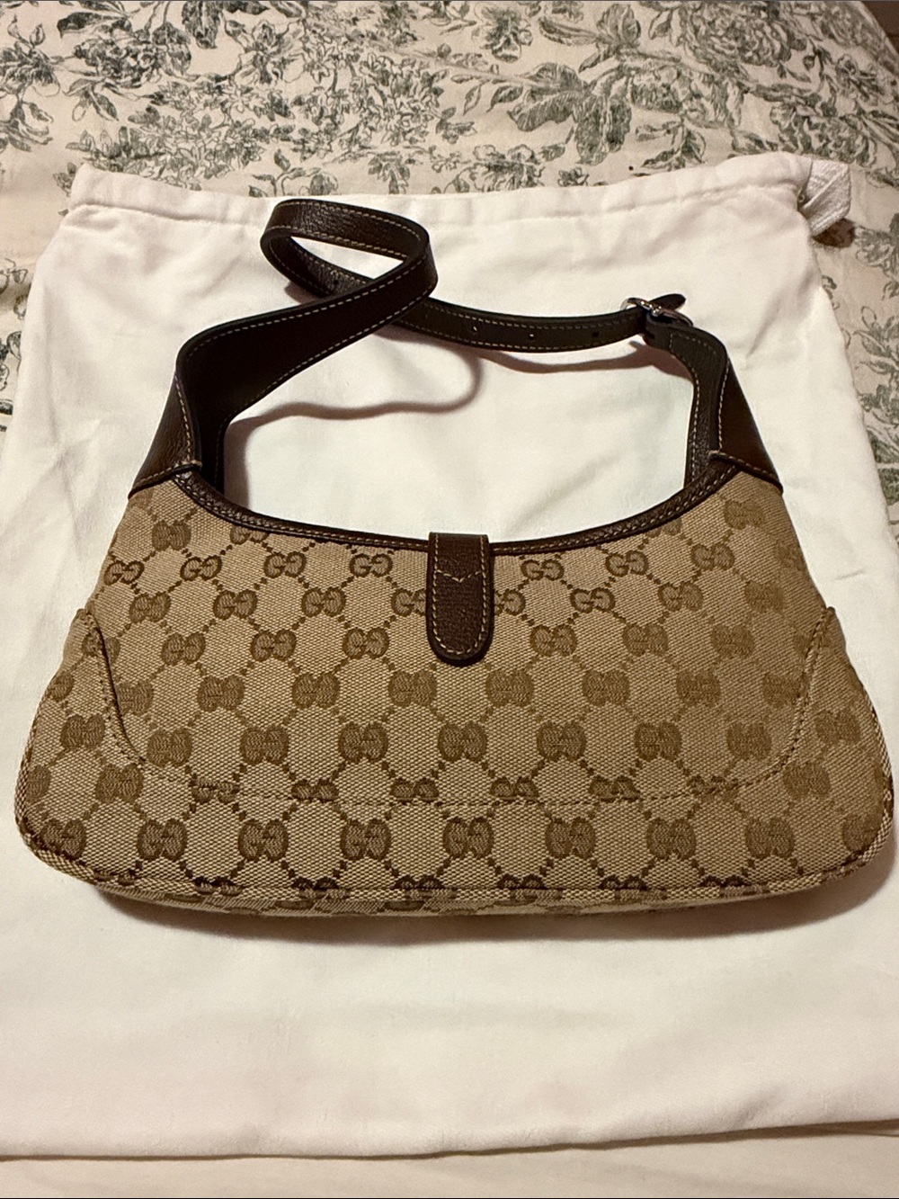 Jackie Slim Medium Shoulder Bag - Picture 5 of 9